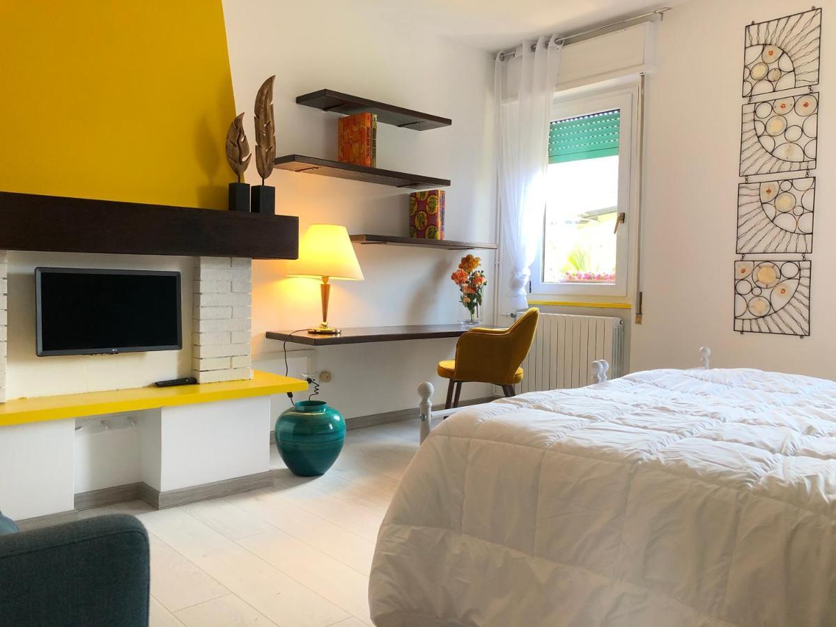Clua Holiday House Porto Ceresio Exterior photo